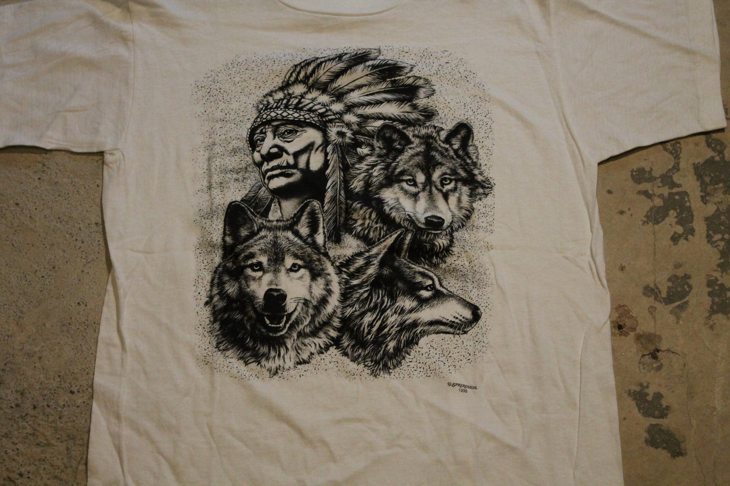 Vintage 1990s Native American Wolf Graphic T Shirt