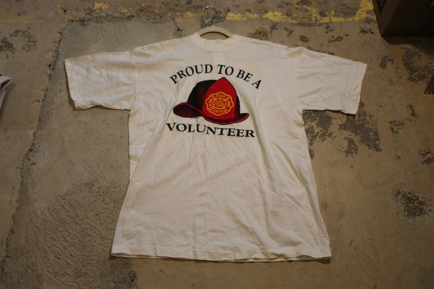 Vintage 1990s Proud To Be A Volunteer Firefighter Graphic T Shirt