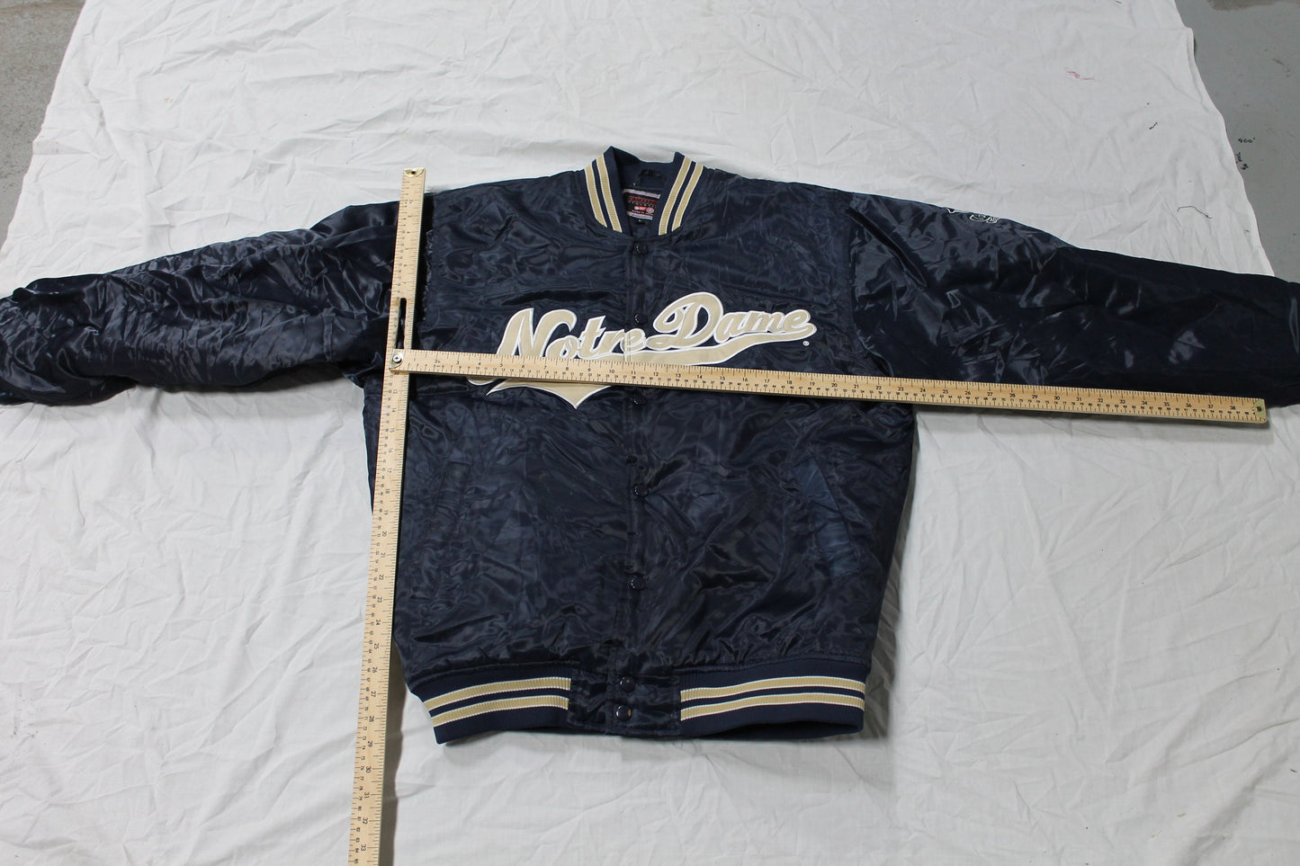 Vintage 1990s University Of Notre Dame Fighting Irish Varsity Bomber Jacket / Athletic Winter Sportswear / Streetwear / Colosseum Coat