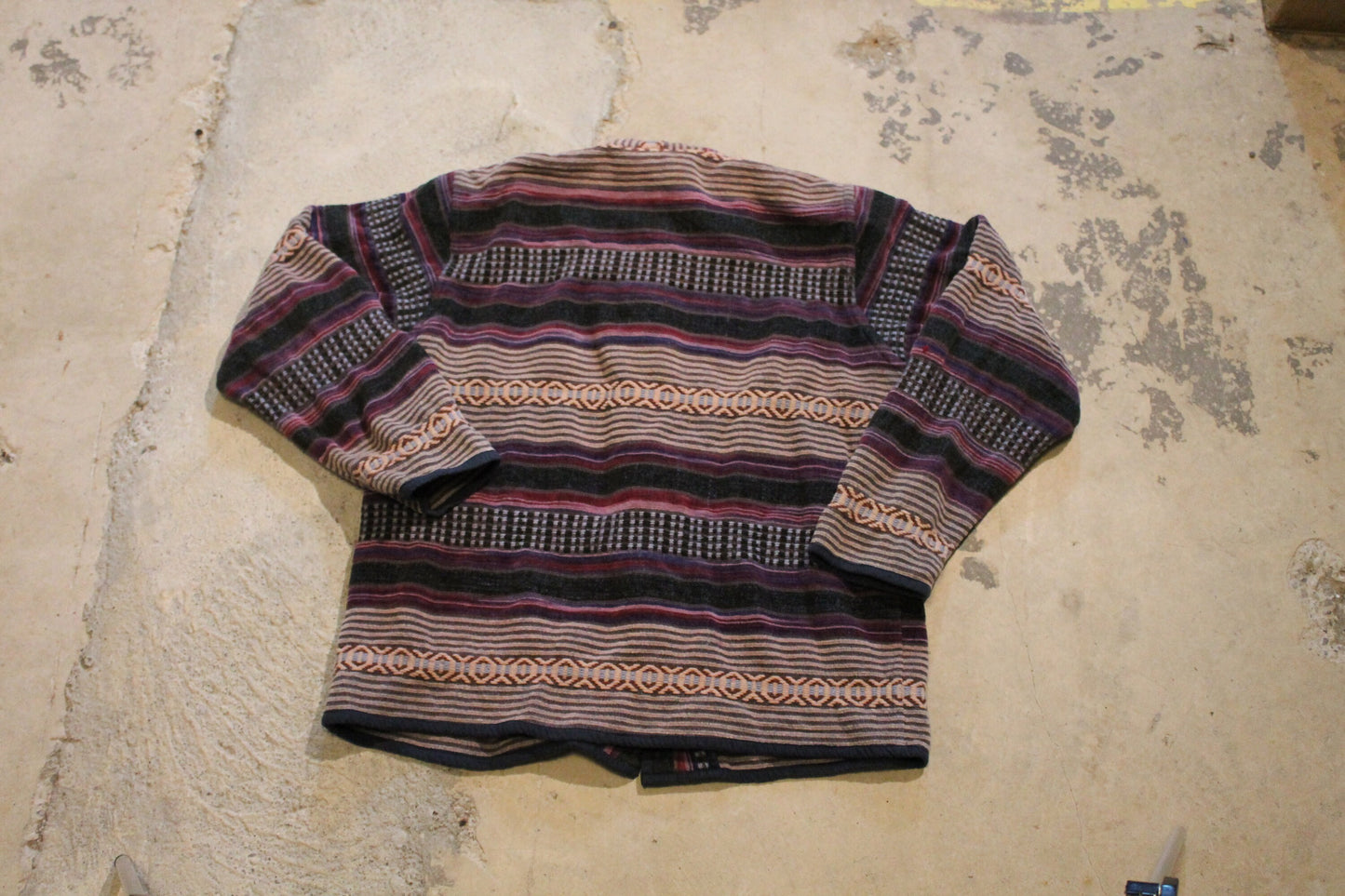 Vintage 1990s  3d Knit Cardigan Sweater / Funky Pattern Print / Aztec / Southwestern Pullover Sweatshirt