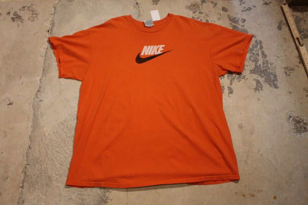 Vintage Y2K Nike Graphic T-Shirt