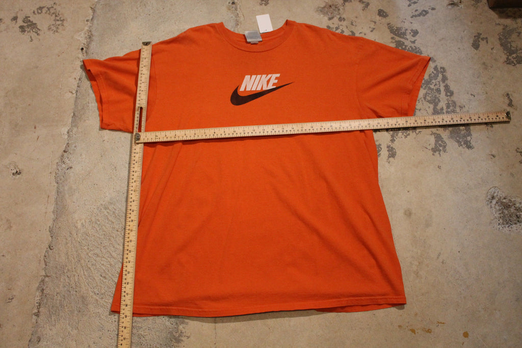Vintage Y2K Nike Graphic T-Shirt