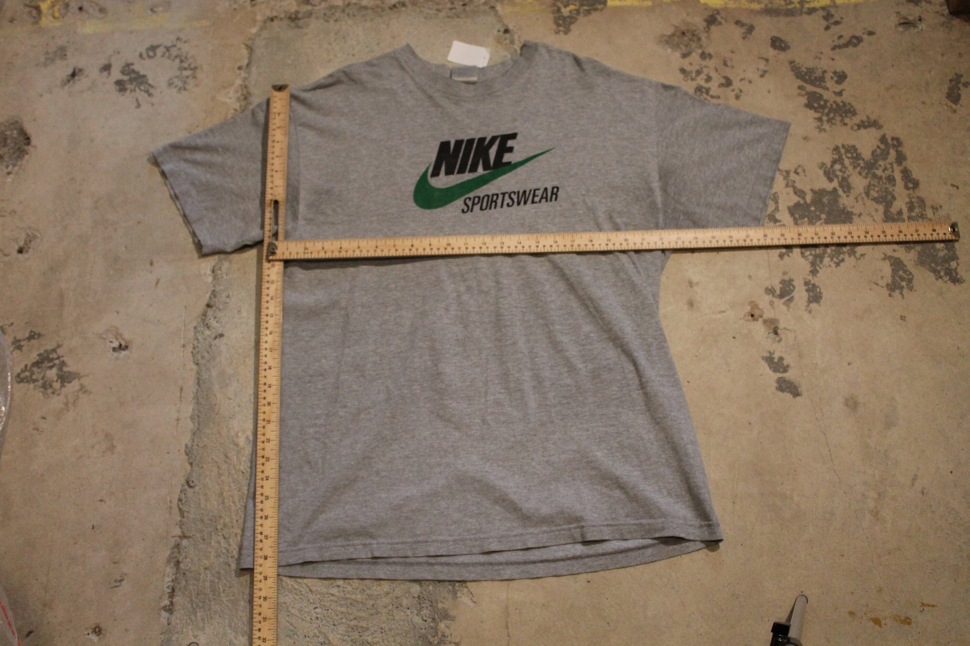 Vintage Y2K Nike Sportswear Graphic T-Shirt