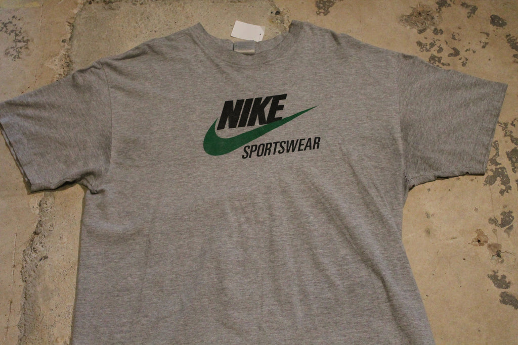 Vintage Y2K Nike Sportswear Graphic T-Shirt