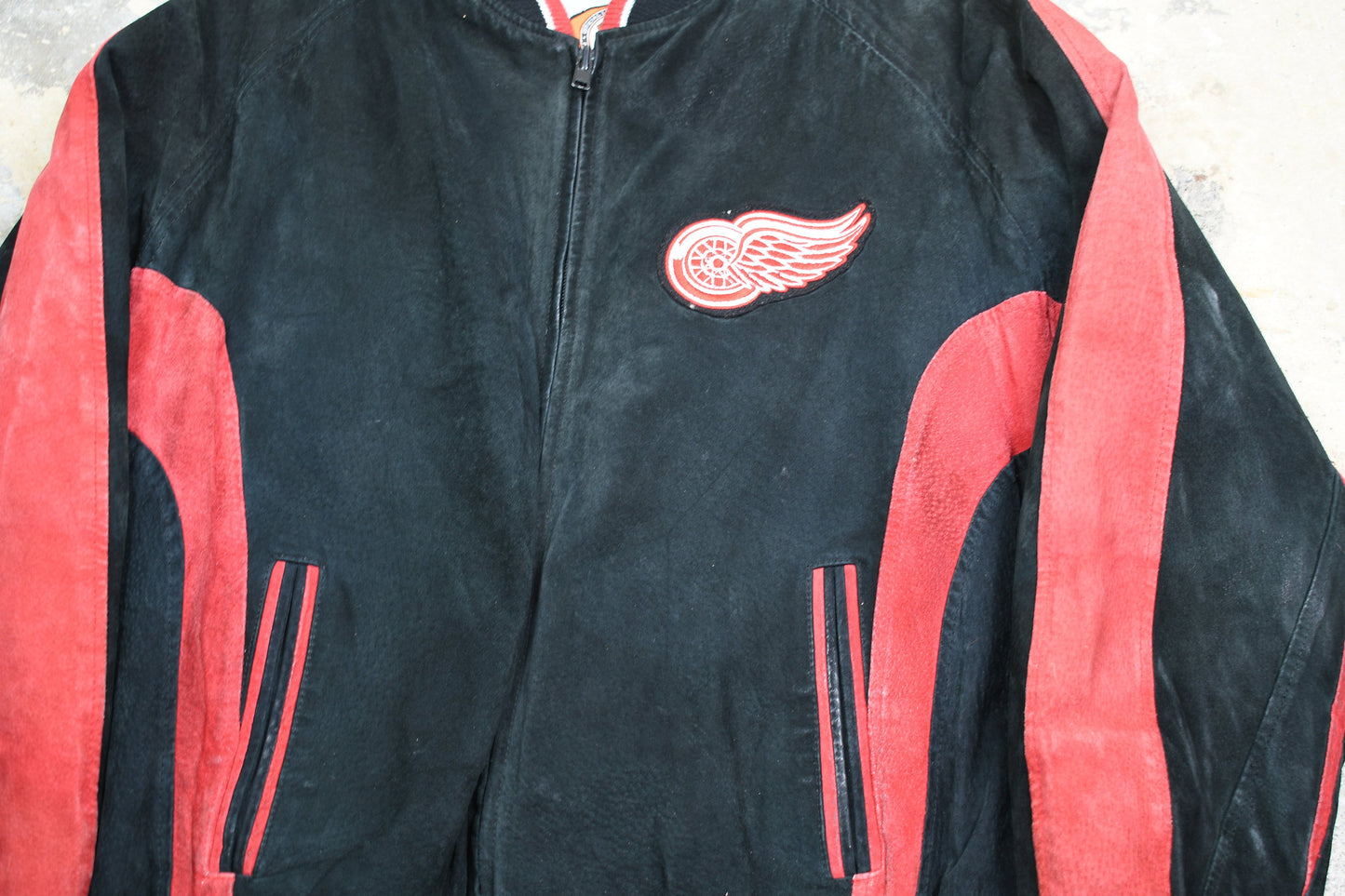 Vintage 1990s Detroit Red Wings NHL 90s Bomber Jacket / NHL Team Logo / Winter Sportswear / Streetwear Fashion / Hockey Fan Gear