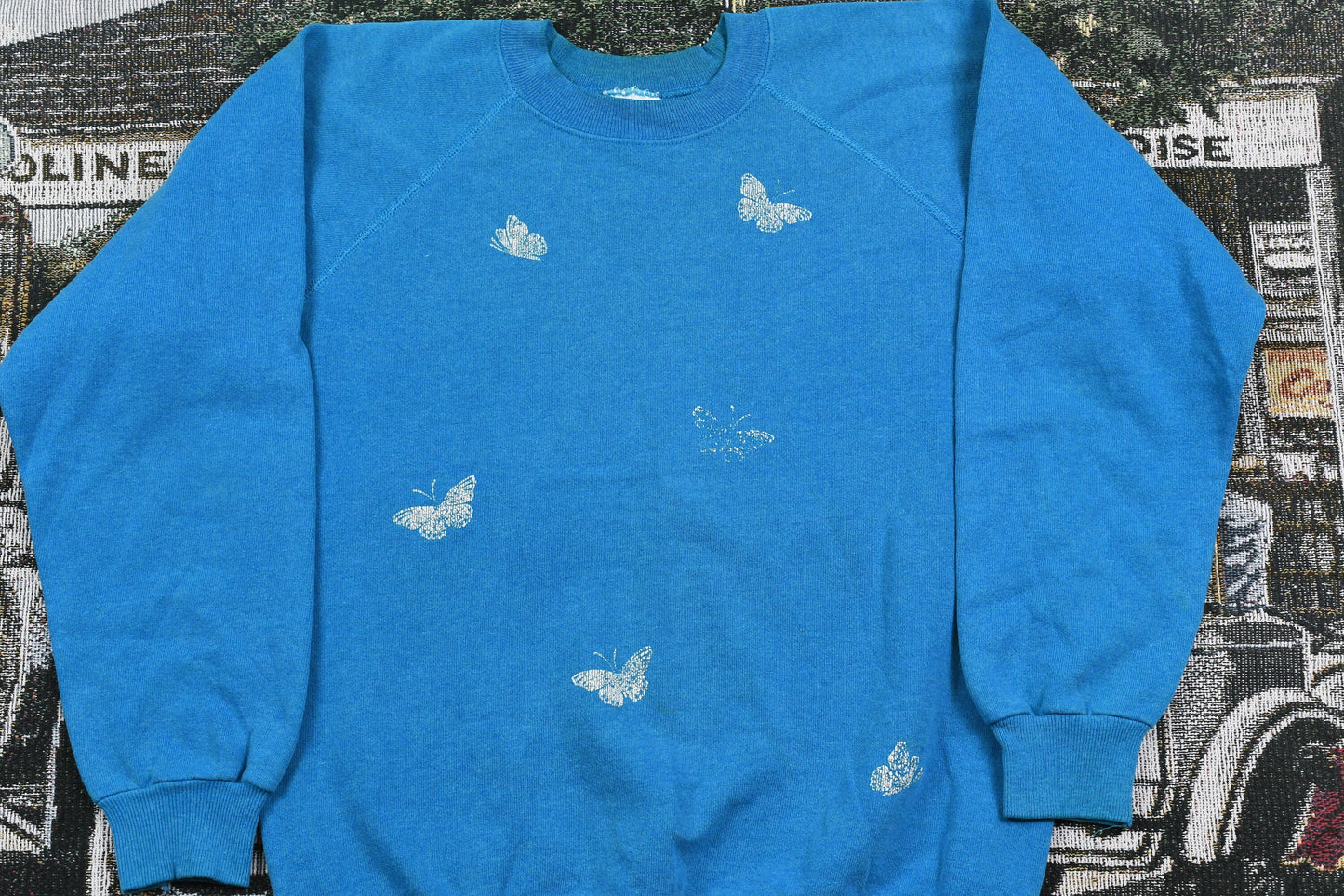 Vintage 1980s Butterfly Graphic Raglan Crewneck / Nature / Butterfly Print / 80s Crewneck / Pullover Sweatshirt / Hanes Made In USA