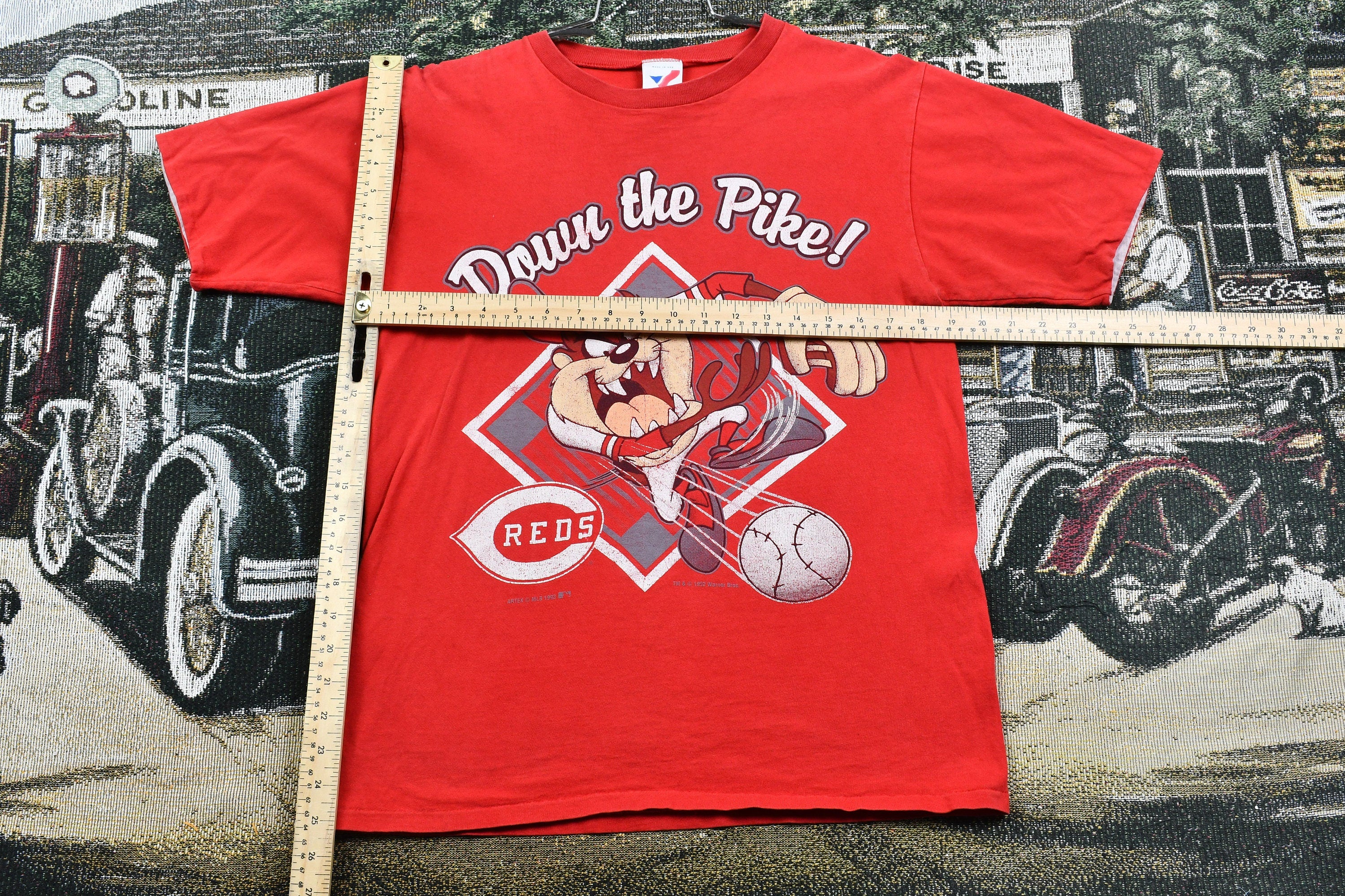 Vintage 1993 Cincinnati Reds MLB Looney Tunes Graphic T Shirt