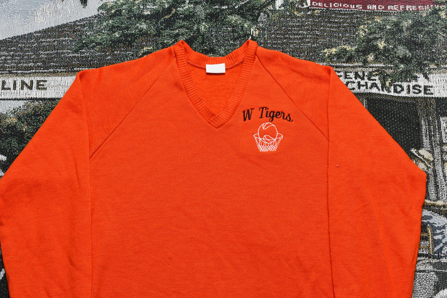 Vintage 1980s W Tigers Basketball Embroidered Acrylic Knit Sweater / 80s V-Neck / Sportswear Pullover V-Neck Sweatshirt / Made In USA