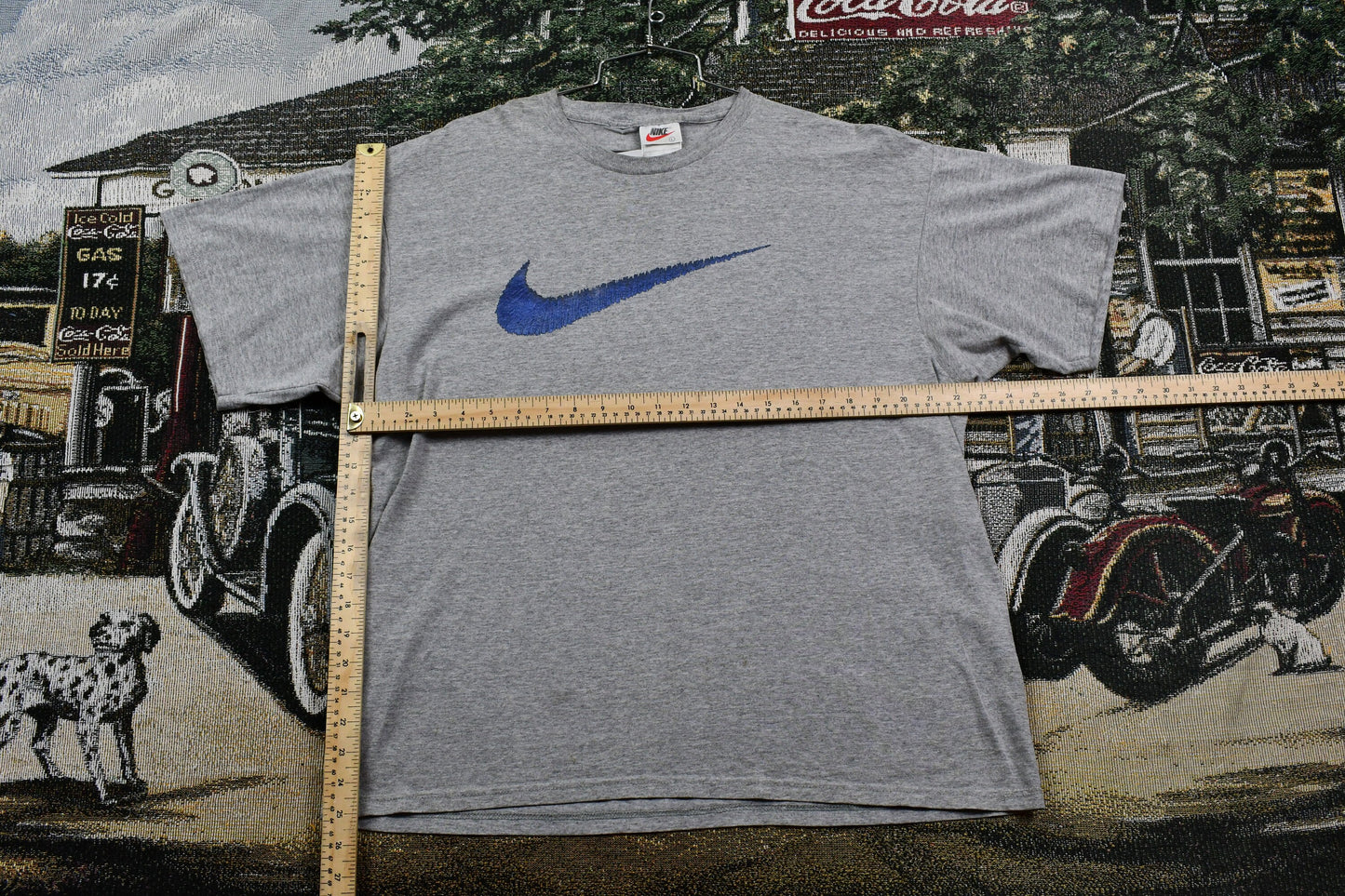 Vintage 1990s Nike Swoosh T-Shirt / 90s Nike T Shirt / 80s / 90s / Streetwear / Retro Style