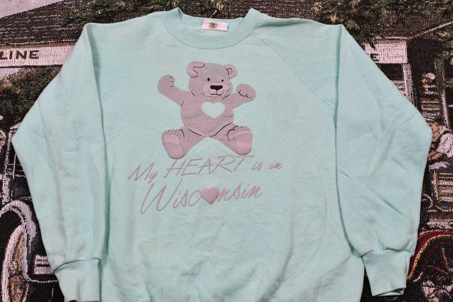 Vintage 1980s "My Heart Is In Wisconsin" Raglan Crewneck / Cartoon Teddy Bear Sweatshirt / Souvenir / Made In USA / Pullover Sweatshirt