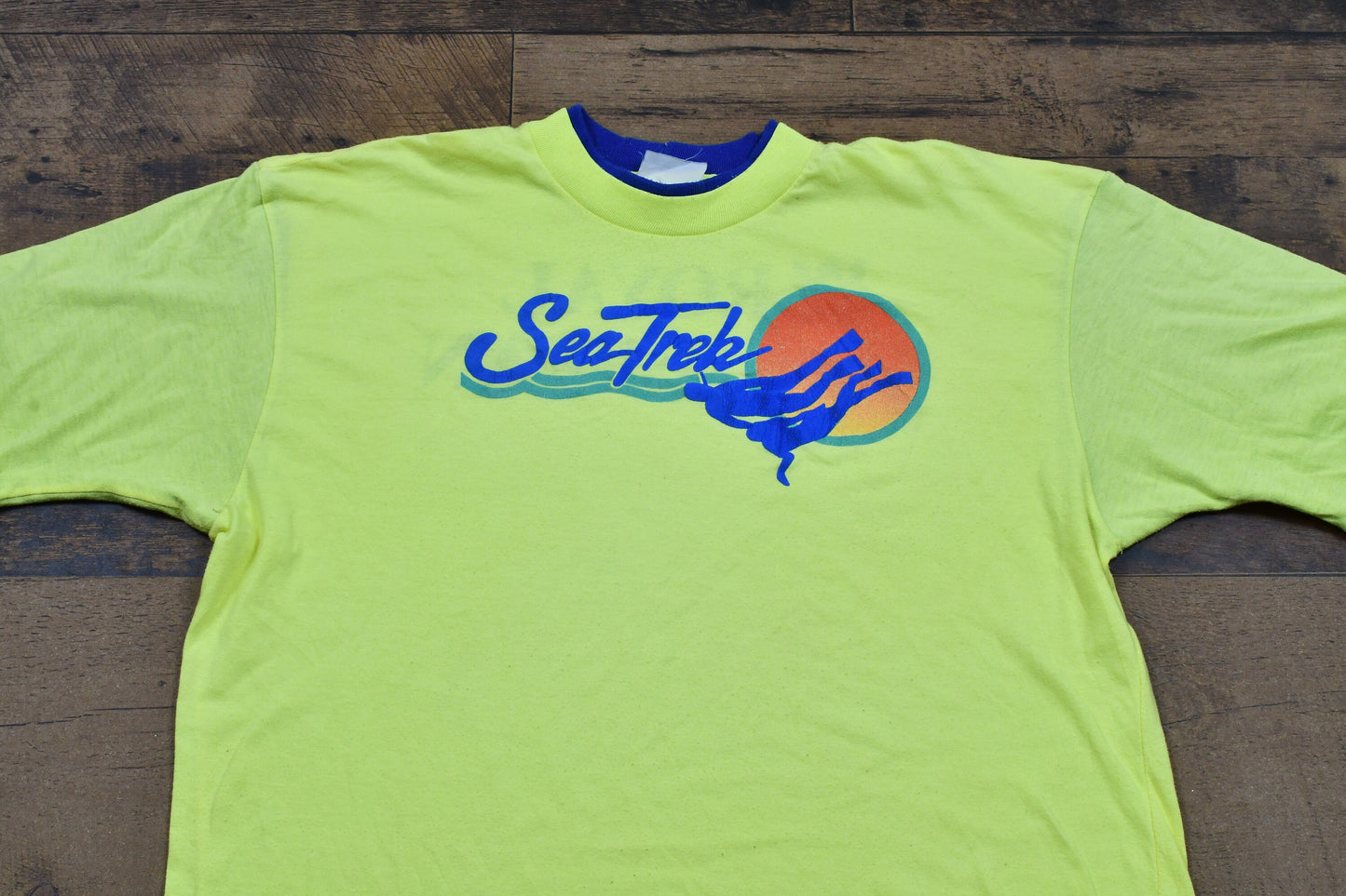 Vintage 1990s Sea Trek Single Stitch T-Shirt / Deep Sea Diving Royal Caribbean / 90s Streetwear Retro Style / Underwater / Neon Print