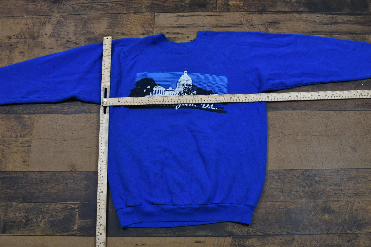 Vintage 1980s Washington DC Raglan Crewneck / Vintage Travel Sweatshirt / Patriotic Sweatshirt / American Politics / Vintage Souvenir