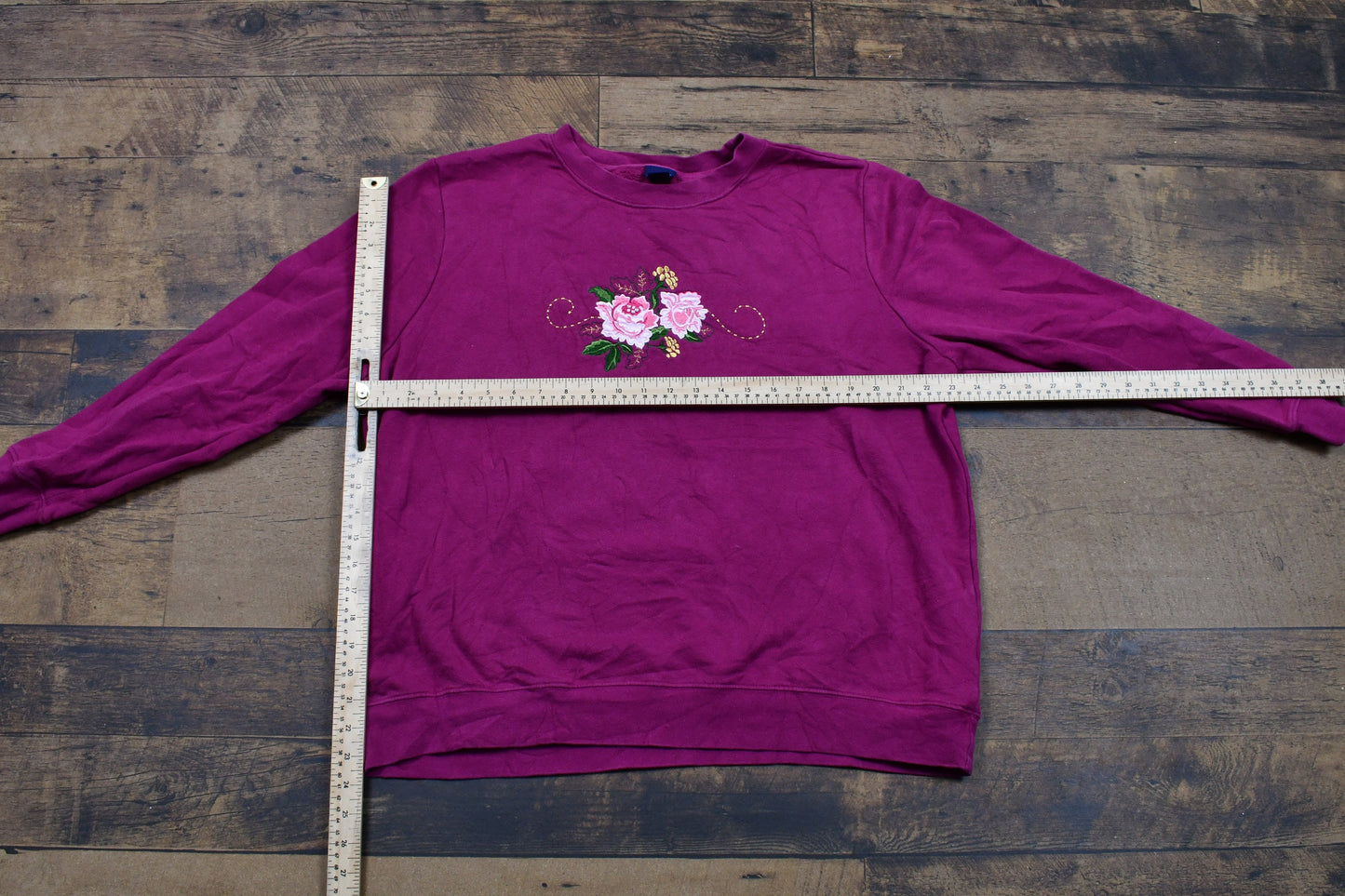 Vintage 1990s Floral Embroidered Graphic Crewneck