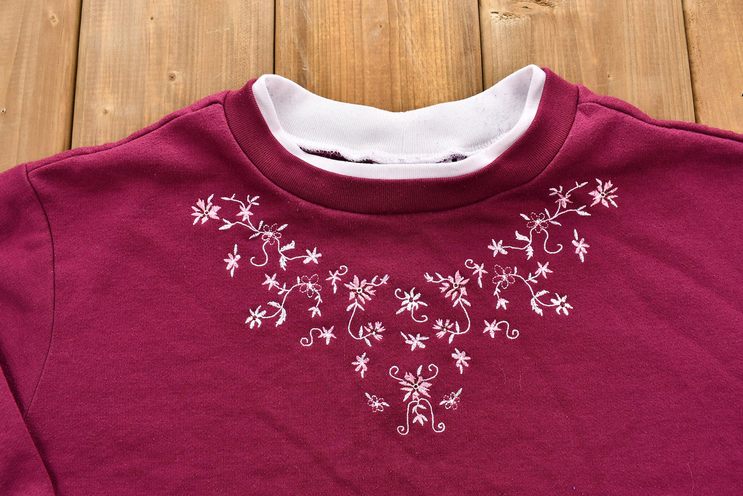 Vintage 1990s Floral Embroidered Crewneck