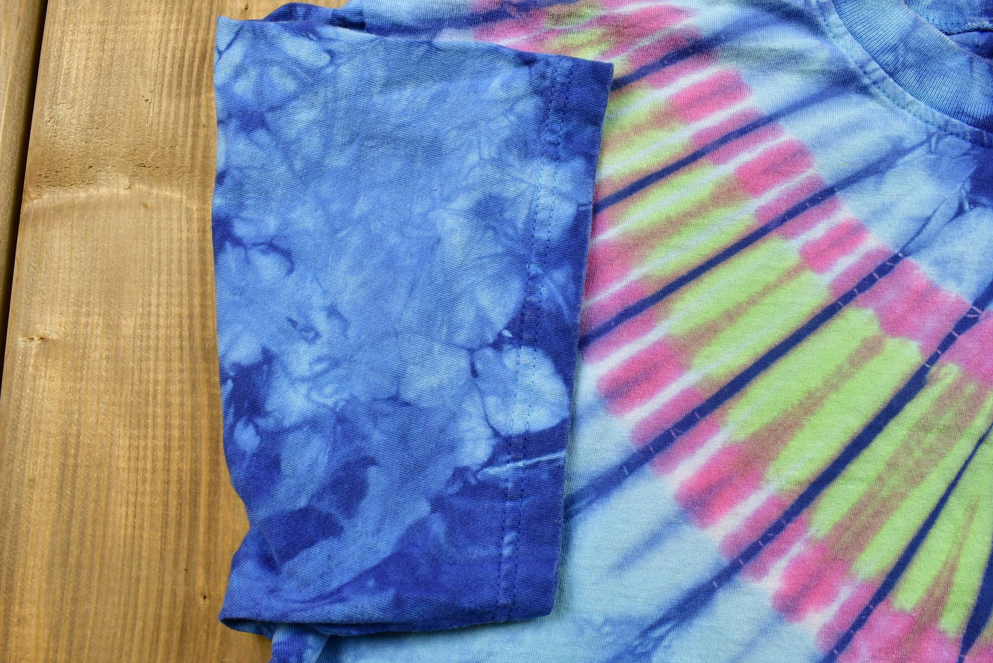 Vintage Tie Dye Short Slevve T-Shirt / Graphic / 80s / 90s / Streetwear / Retro Style