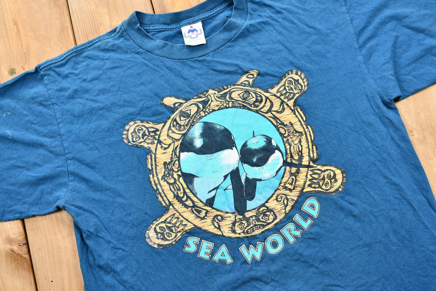 Vintage 1990s Sea World Orca Killer Whales T-Shirt / 90s Streetwear / Promo Tee / Vintage Athleisure / Travel & Tourism