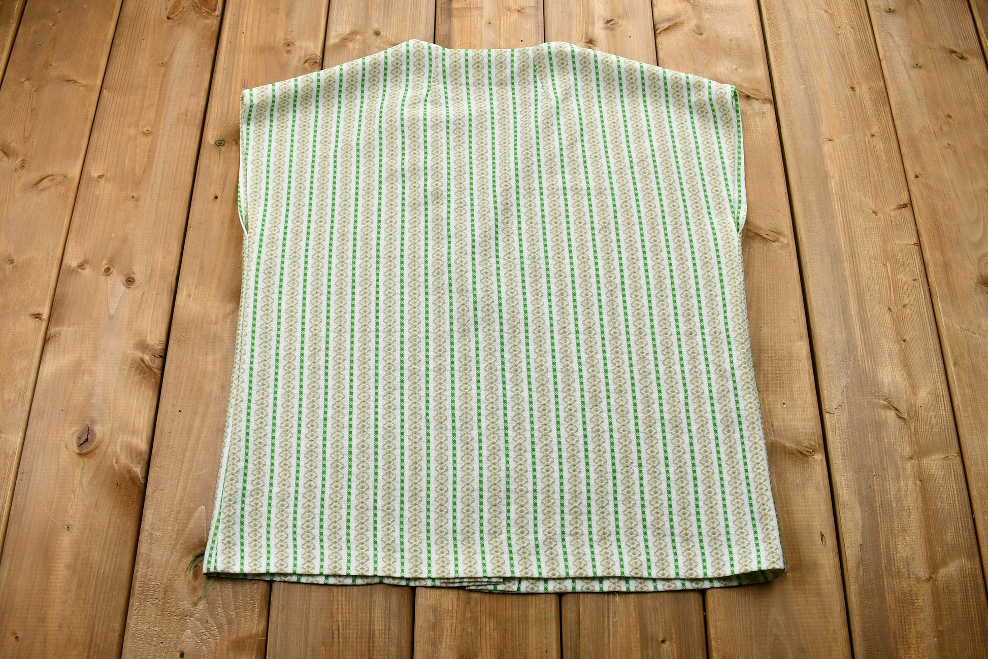 Vintage 1970s Handmade Green Daisy Chain Print Vest