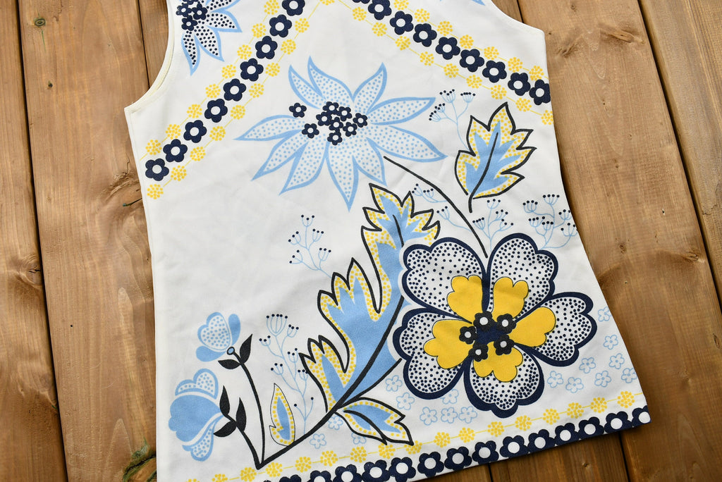 Vintage 1970s Floral Print Sleeveless Button-Up Tunic Blouse
