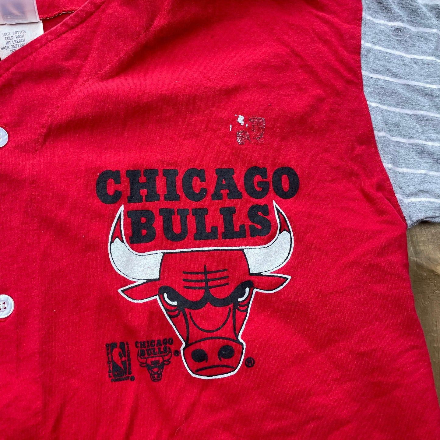 Vintage 1993 Chicago Bulls 3 Peat Graphic Baseball Style T-Shirt