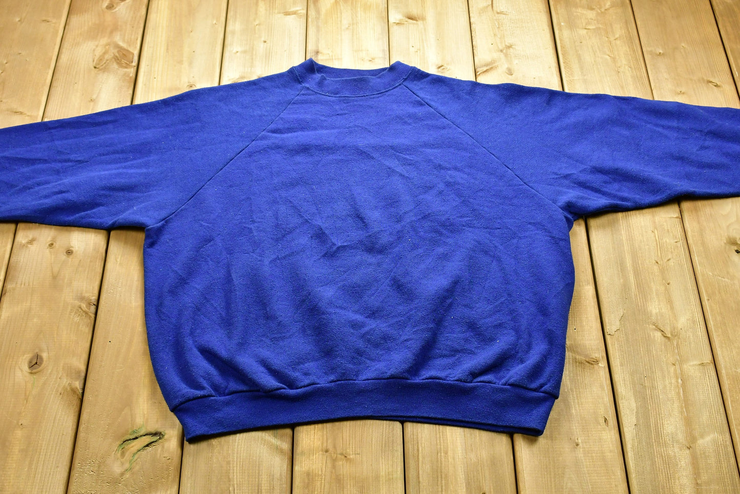 Vintage 1990 Blank Crewneck Sweatshirt / 90s Crewneck / Made in USA / Athleisure / Streetwear / Fruit of the Loom