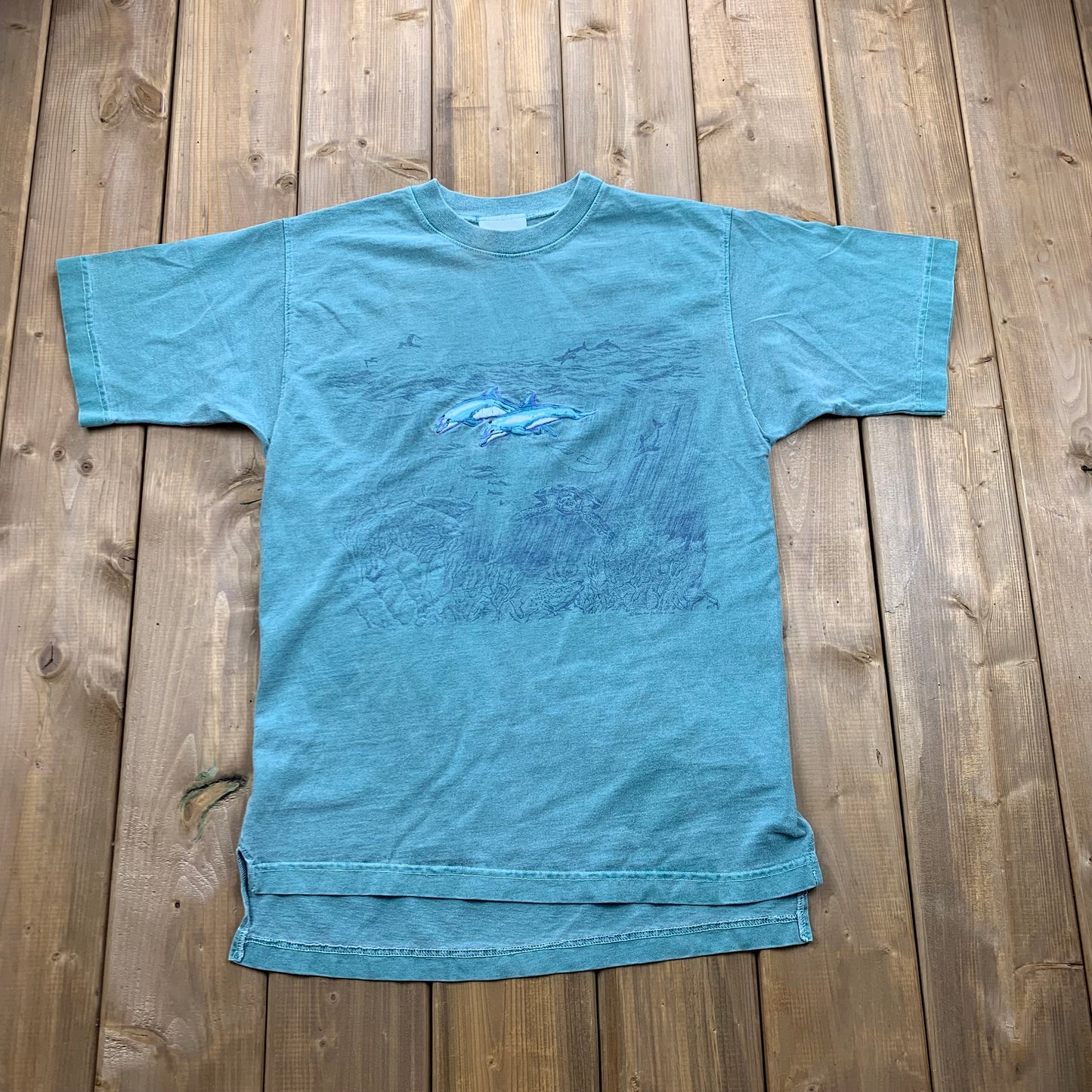 Vintage 90's Embroidered Dolphins T-Shirt / Made In USA / Nature / Cute Animals / Vintage Graphic Tee / American Streetwear / Heavyweight