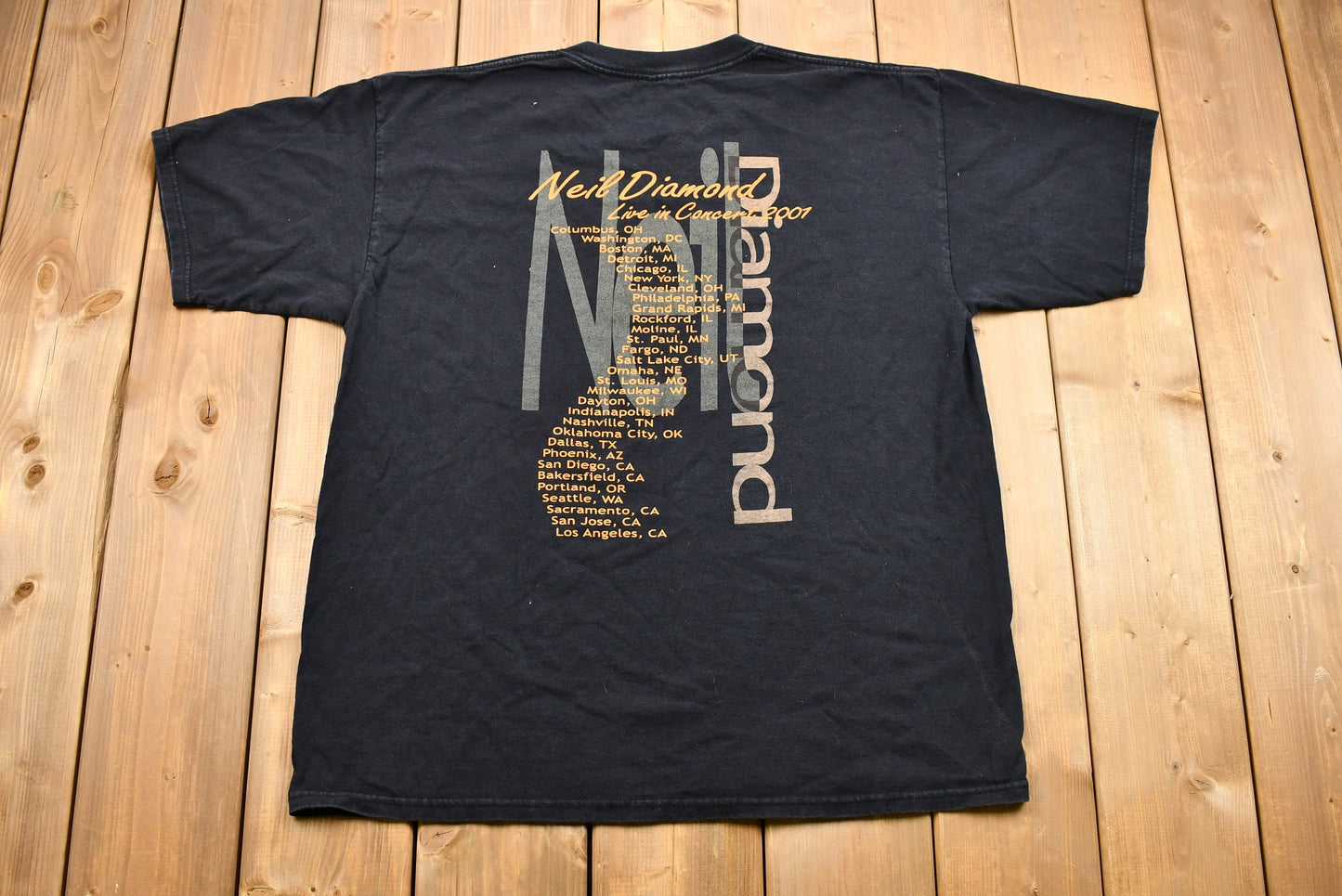 Vintage 2001 Neil Diamond Live In Concert Tour Graphic T-Shirt