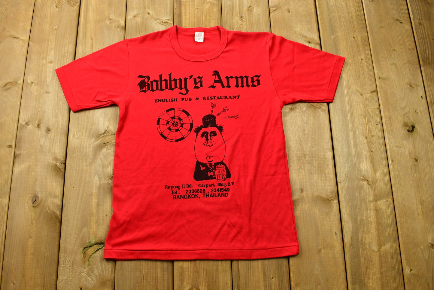 Vintage 1980s Bobby Arms English Pub & Restaurant T-Shirt /  80s / Streetwear Fashion / Made In USA / Vacation Tee / Travel And Tourism