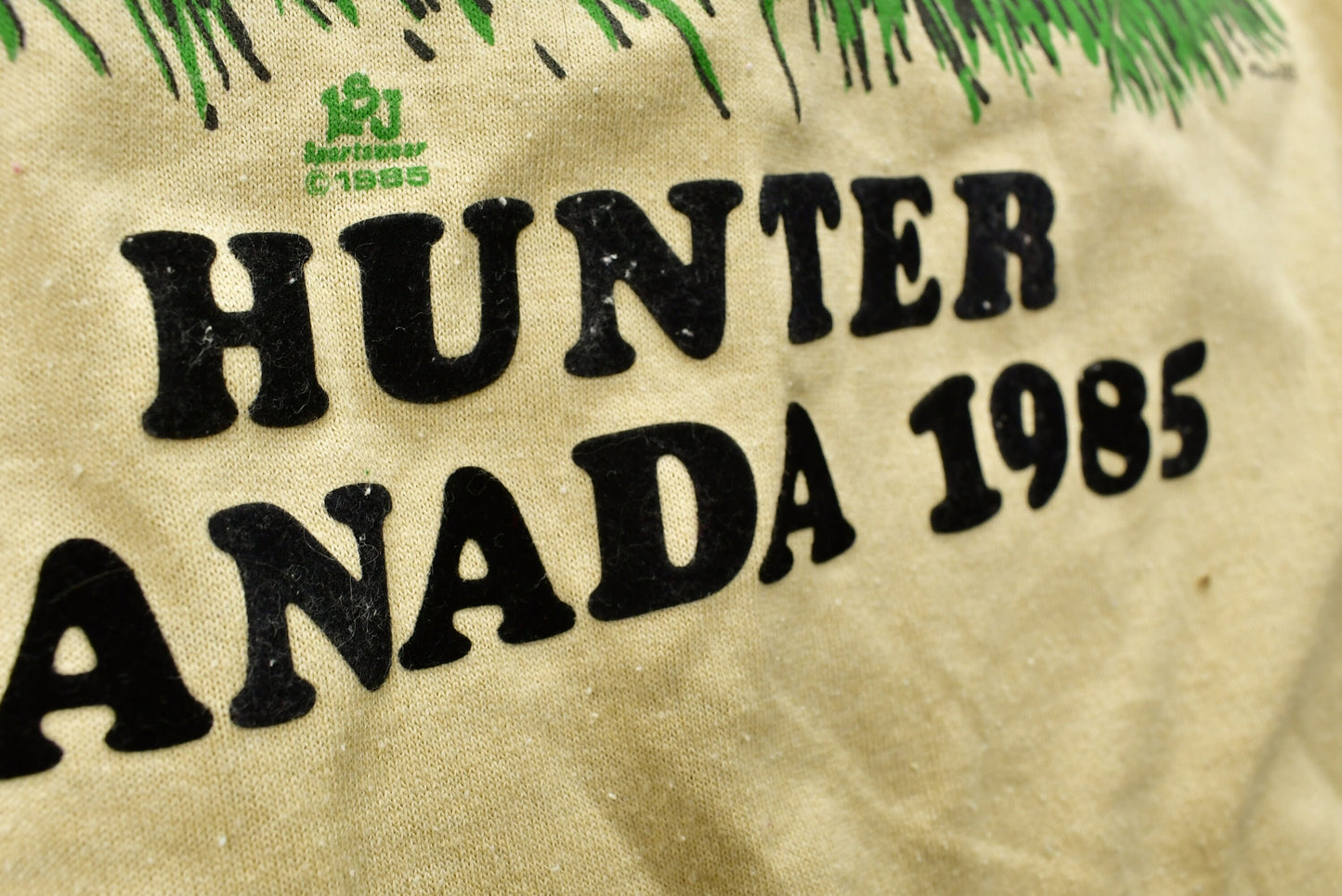 Vintage 1985 Canada Hunting Puff Print T-Shirt / Single Stitch/ Made In USA / Graphic / 80s / 90s / Streetwear / Retro Style