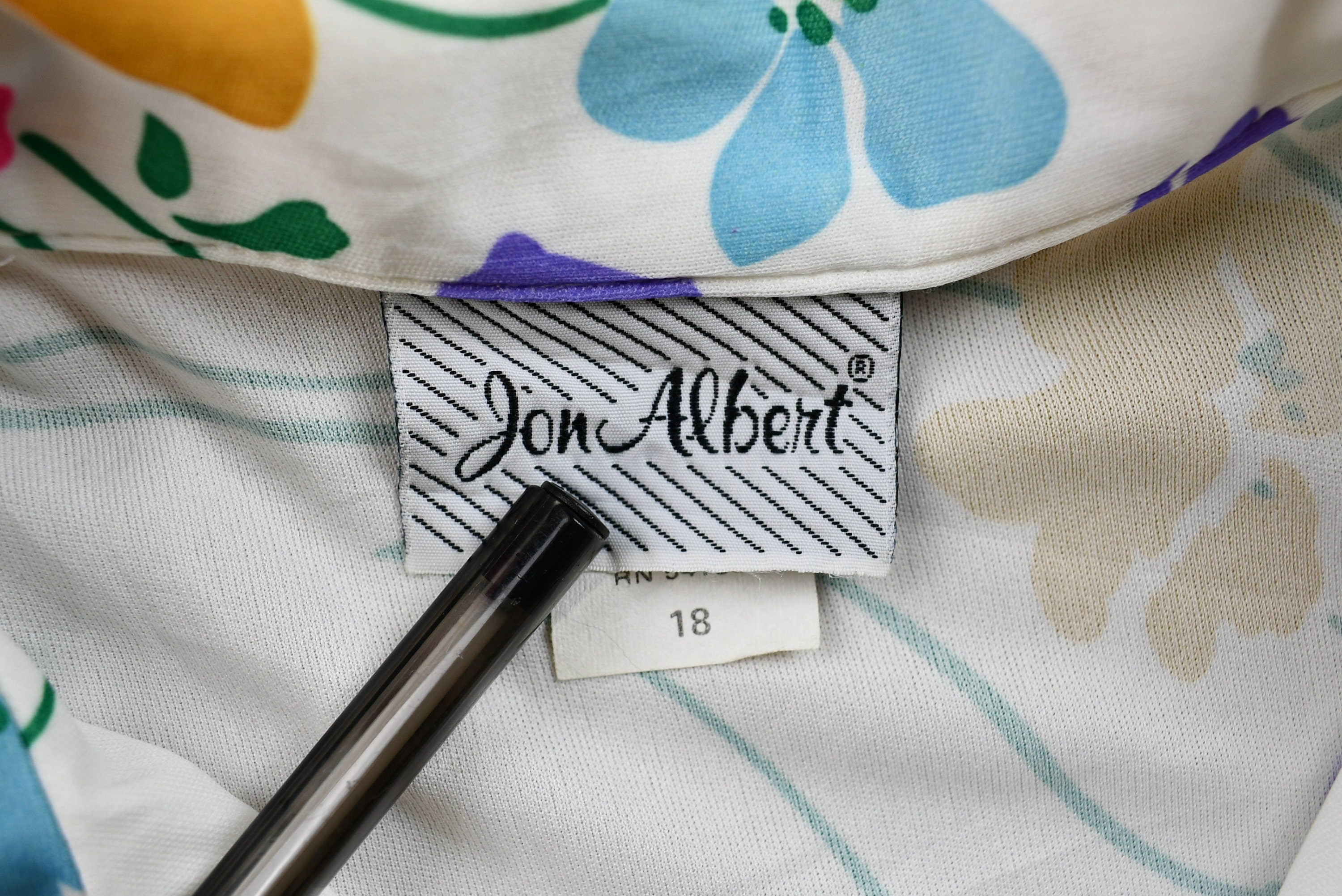 Vintage 1970s Floral Polyester Button Up Short Sleeve Blouse