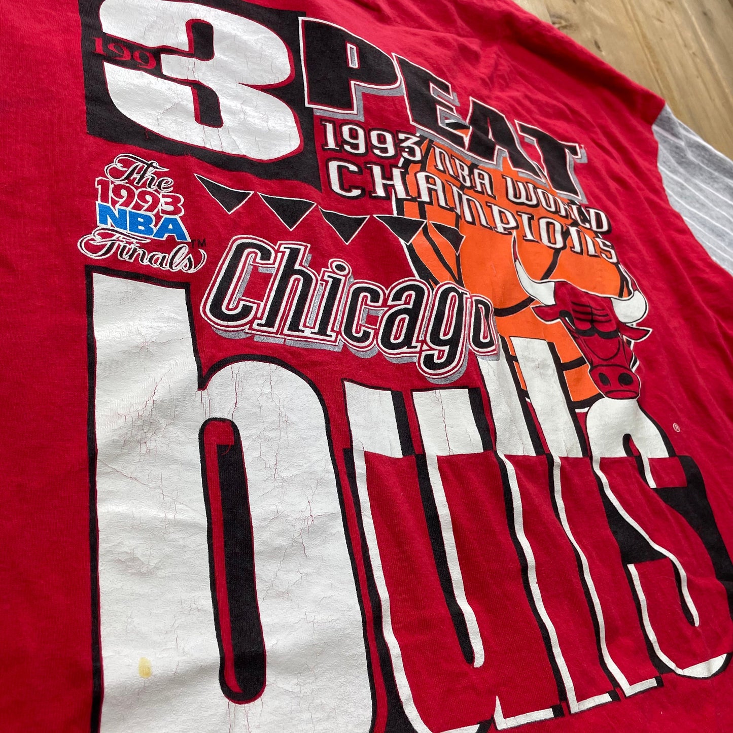 Vintage 1993 Chicago Bulls 3 Peat Graphic Baseball Style T-Shirt