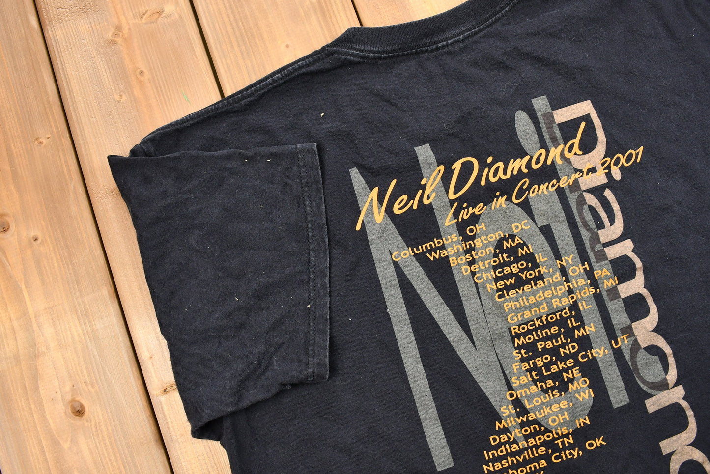 Vintage 2001 Neil Diamond Live In Concert Tour Graphic T-Shirt