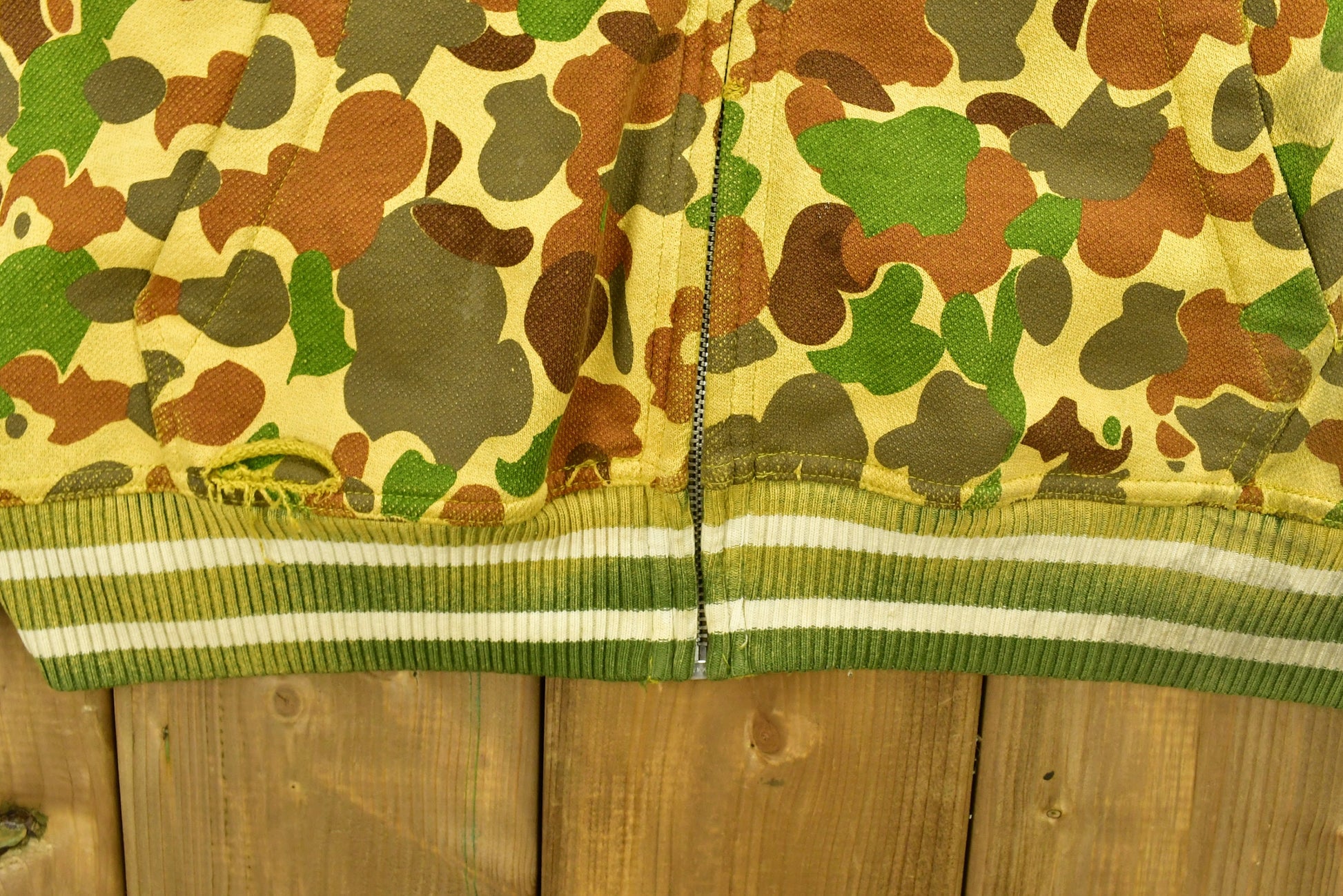 Vintage 90's Avirex Military Camouflaged Graphic Hoodie