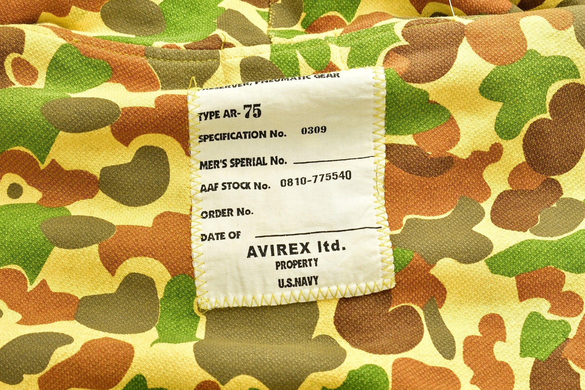 Vintage 90's Avirex Military Camouflaged Graphic Hoodie