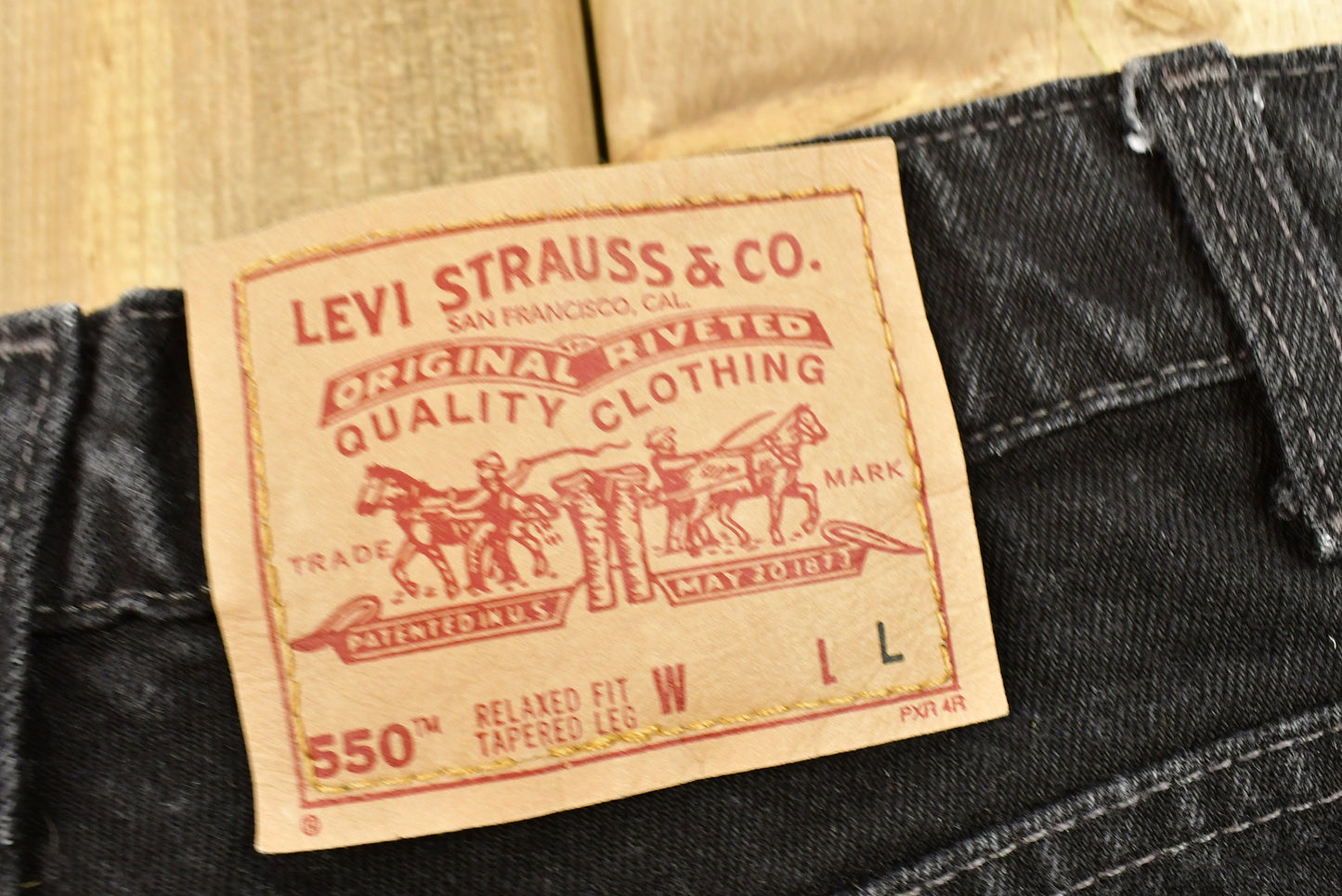 Vintage 90's Levi's 550 Red Tab Jeans Size 11 Long