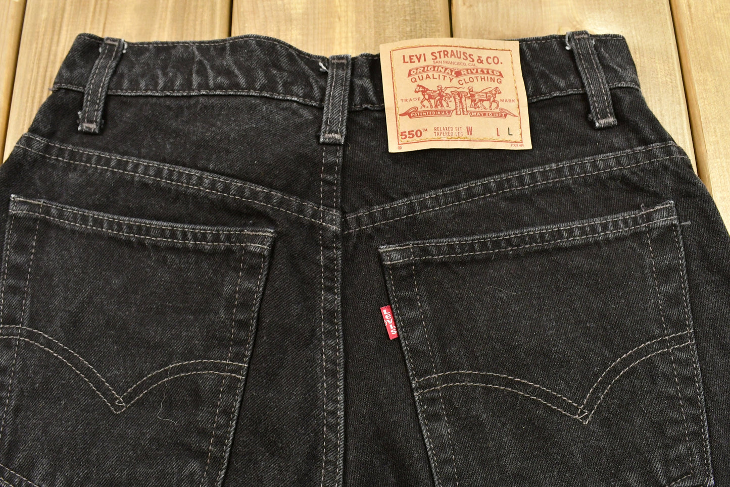 Vintage 90's Levi's 550 Red Tab Jeans Size 11 Long