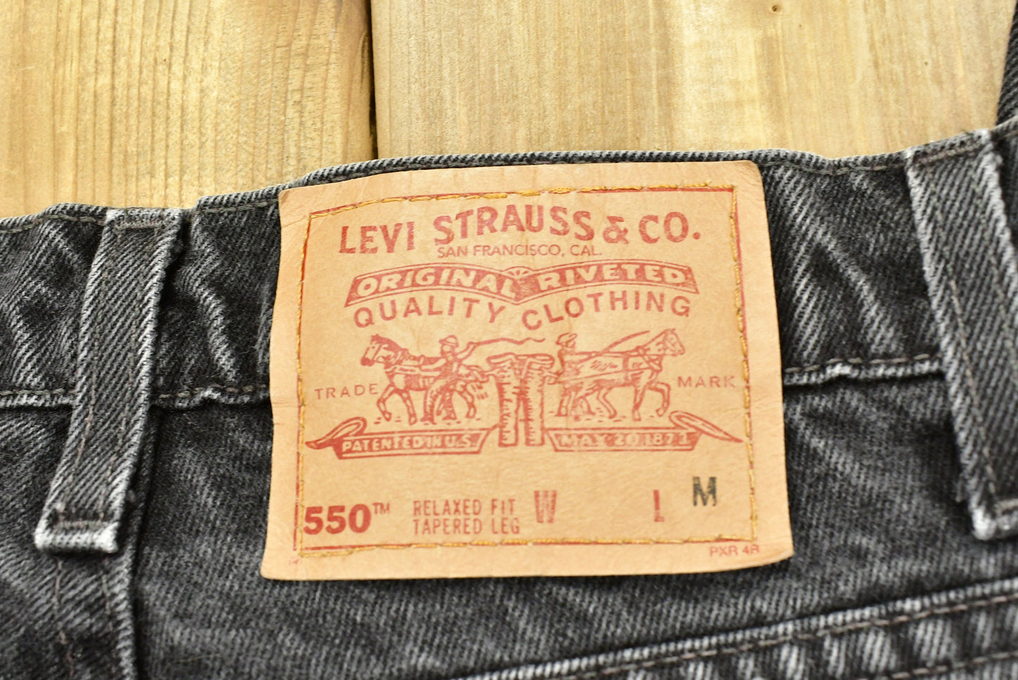 Vintage 1990s Levi's 550 Blank Tab Jeans Size 9 / 90s Denim / Relaxed Fit / Vintage Denim / Tapered Leg / Made In USA / Vintage Levi's