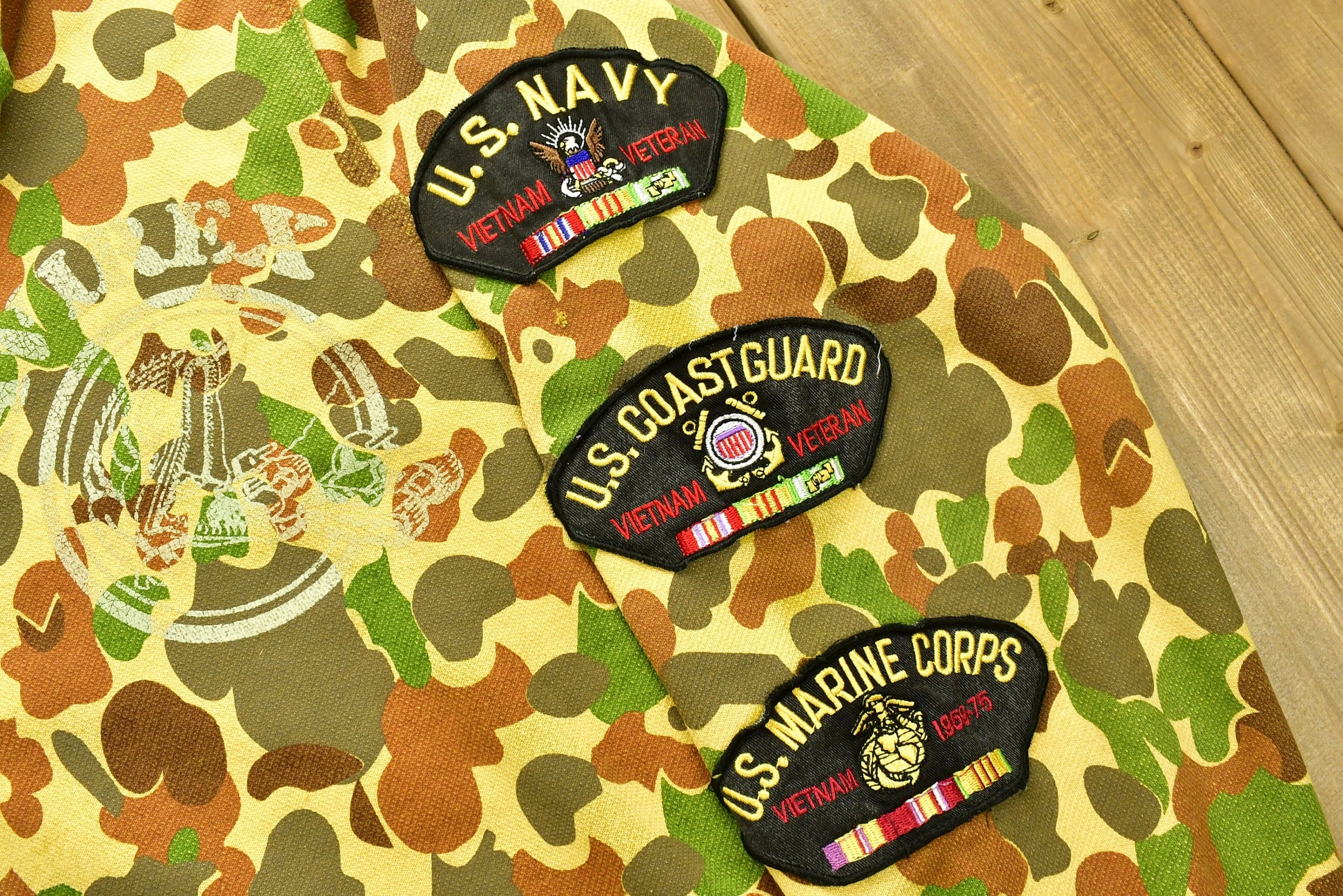 Vintage 90's Avirex Military Camouflaged Graphic Hoodie