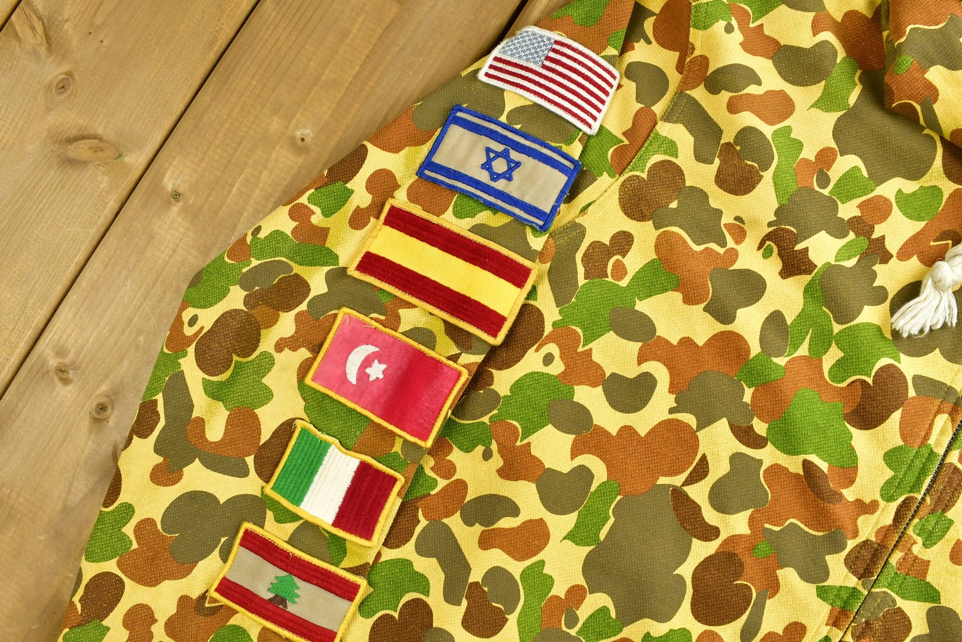 Vintage 90's Avirex Military Camouflaged Graphic Hoodie