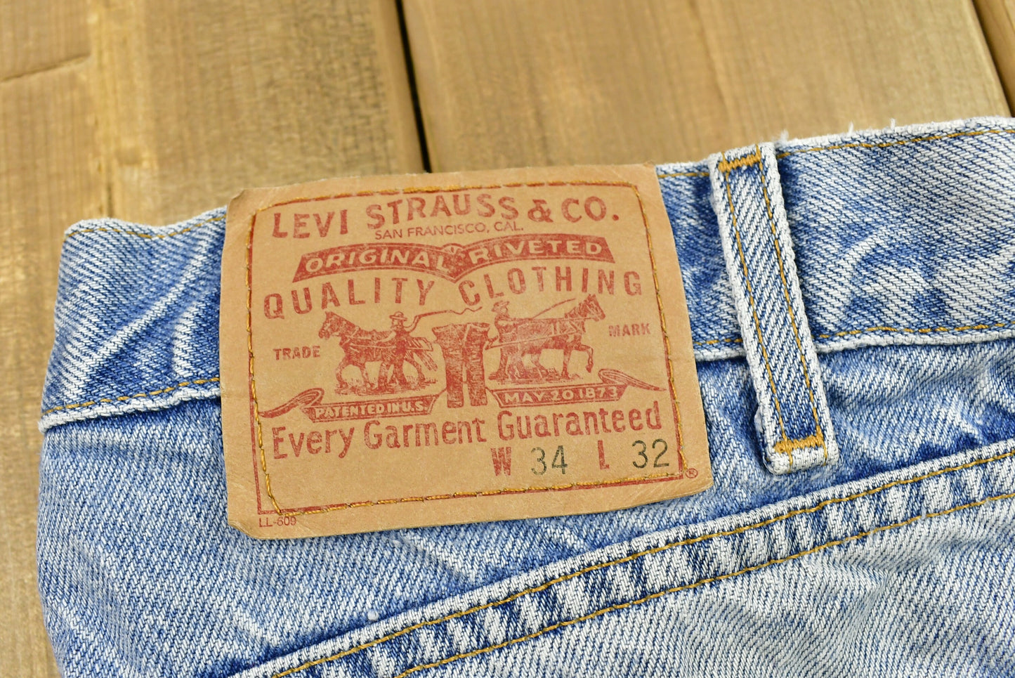 Vintage 90's Levi's Red Tab Jeans Size 34 x 32  / 90s Denim / Streetwear Fashion / Vintage Denim / Jeans / Distressed / Vintage Levi's