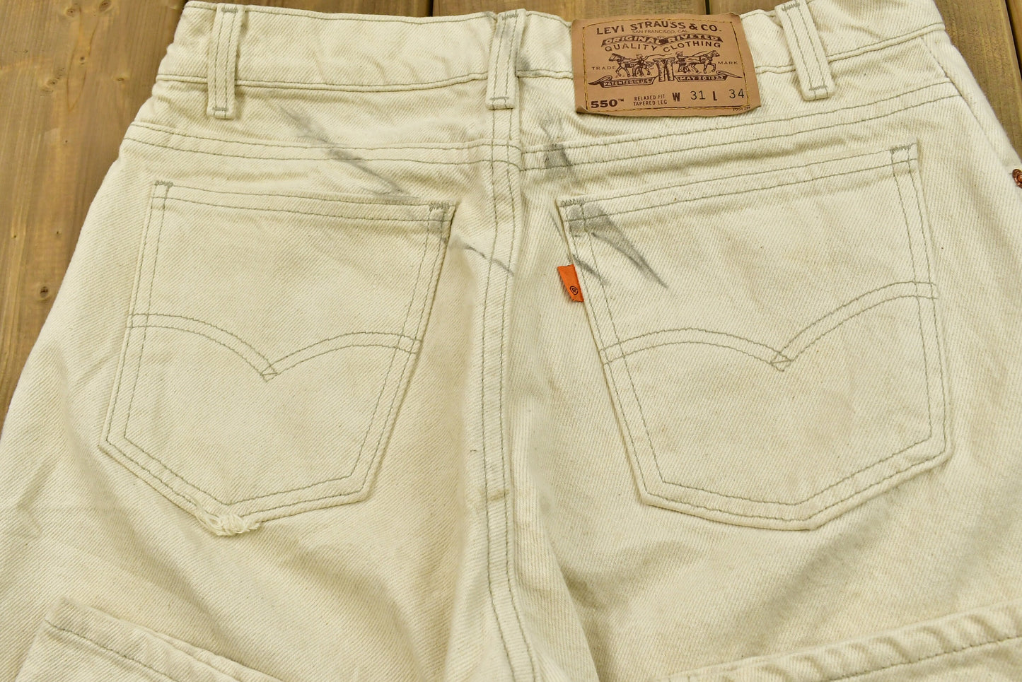 Vintage 90's Levi's 550 Orange Tab Jeans Size 31 x 34 / Streetwear Fashion / Relaxed Fit / Tapered Leg / Made In USA / Vintage Levi's