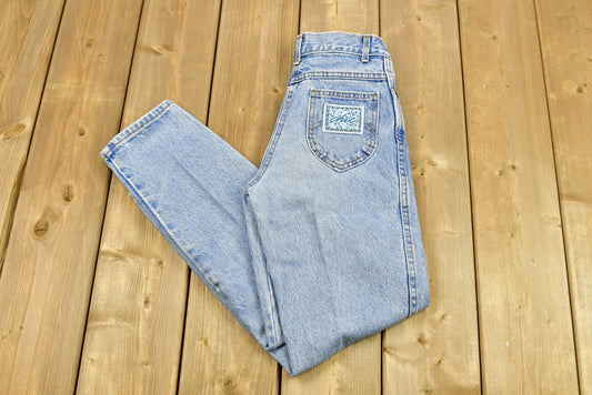 Vintage 1990's Chic Light Wash High Waisted Jeans Size 12 Reg / Pants / Streetwear Fashion / Vintage Pants / Vintage Chic / Made In USA