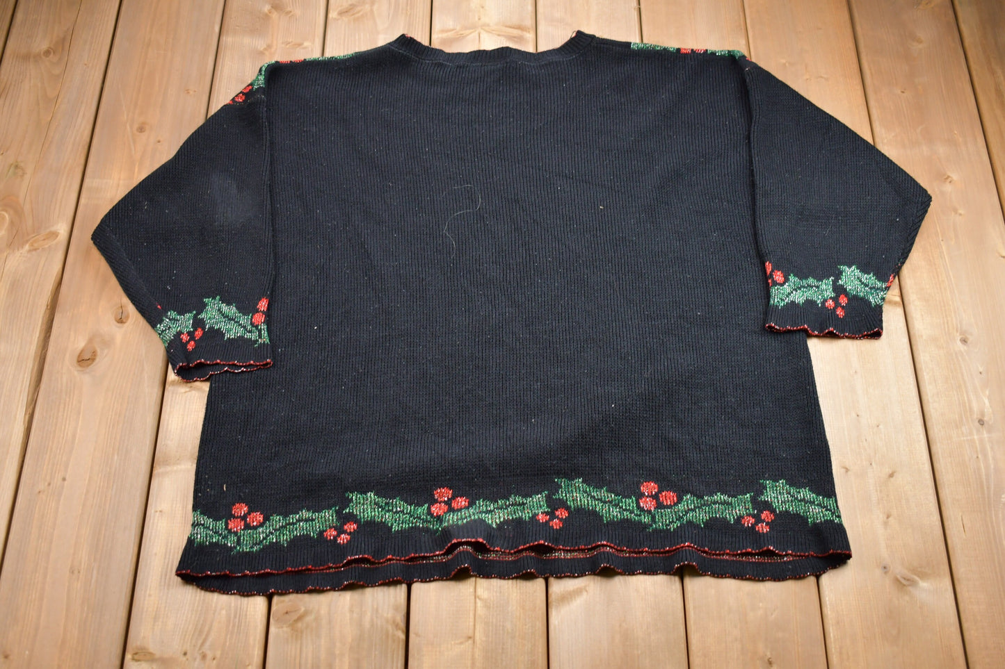 Vintage 1990s Wreath Christmas Sweater , 90s Holiday Crewneck , Winter Wear , Festive Graphic Print