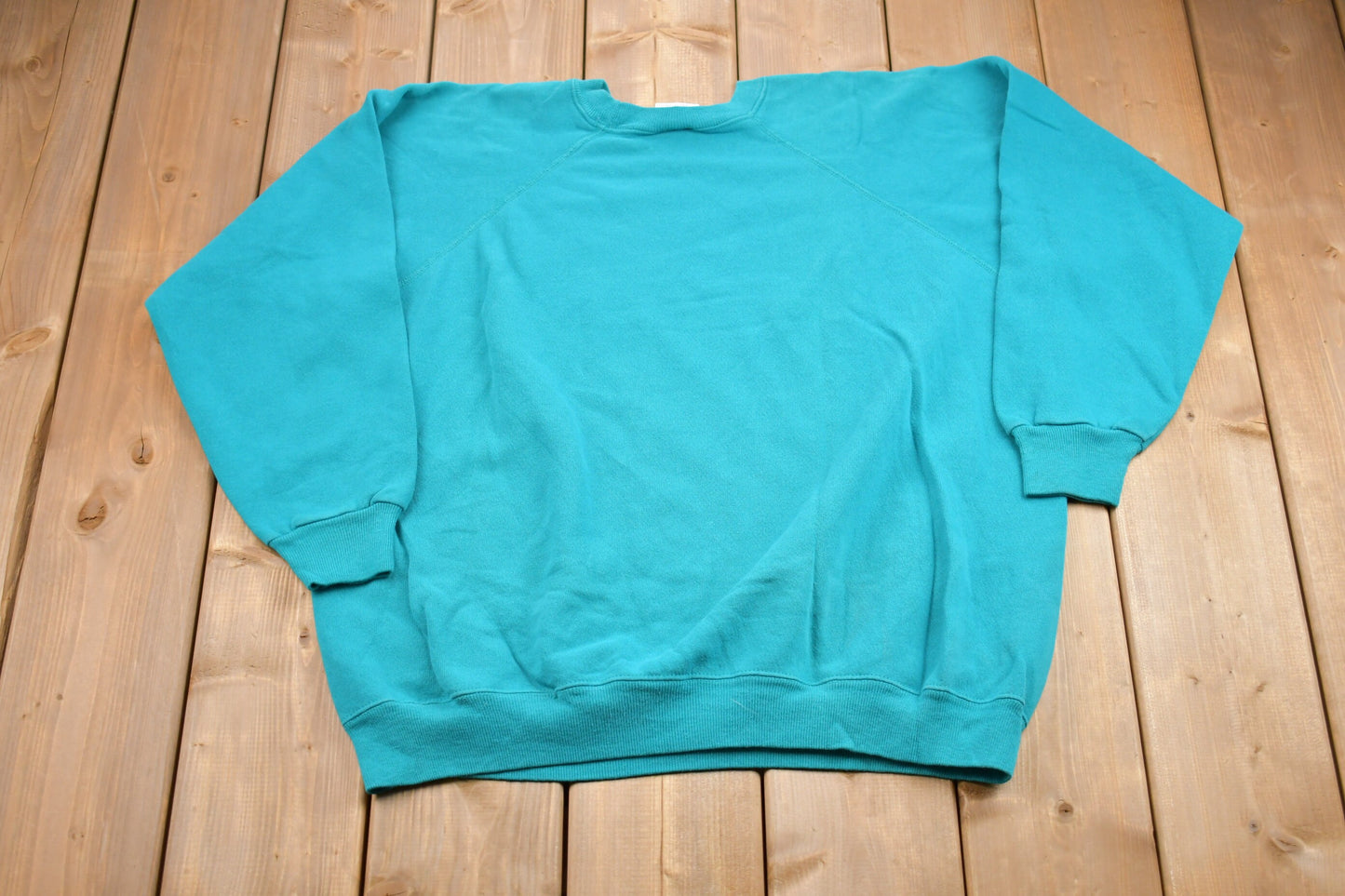 Vintage 1980s Hanes Raglan Crewneck Sweatshirt / 90s Crewneck / Souvenir / Athleisure / Streetwear / Hanes HerWay