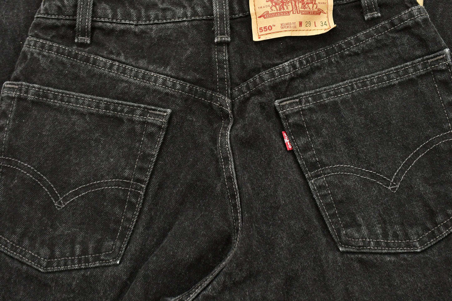 Vintage 1990s Levi's 550 Red Tab Jeans Size 29 x 34 / 90s Denim / Tapered Leg / Vintage Denim / Relaxed Fit / Made In USA / Vintage Levi's