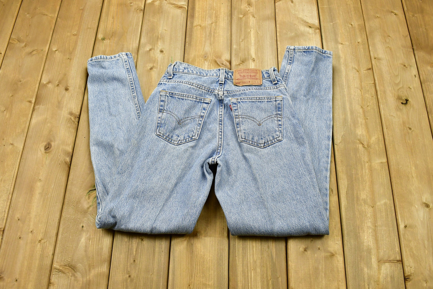 Vintage 1990s Levi's 550 Red Tab Jeans Size 7 / 90s Denim / Relaxed Fit / Vintage Denim / Tapered Leg / Made In USA / Vintage Levi's