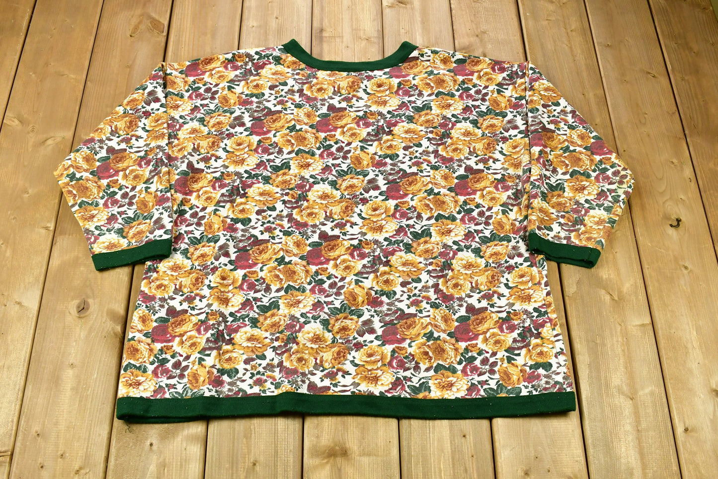 Vintage 1990s All Over Flower Print Cute Floral Crewneck / 90s Crewneck / Diana Marco / American Streetwear / Pullover Sweatshirt