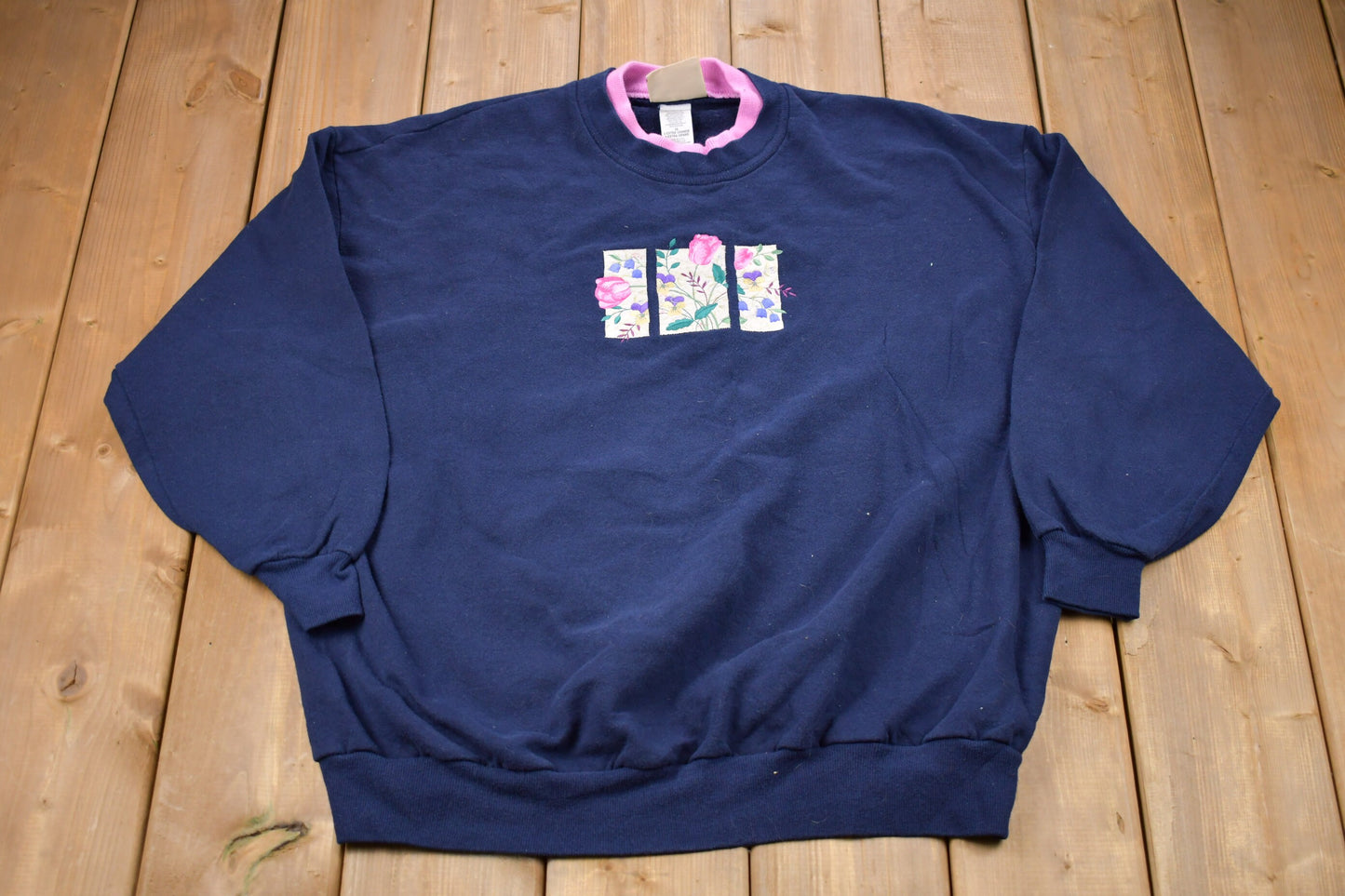 Vintage 1990s Top Stitch Floral Embroidered Crewneck / 90s Crewneck / Nature / Vintage Sweatshirt / Made In USA / Pullover Sweatshirt