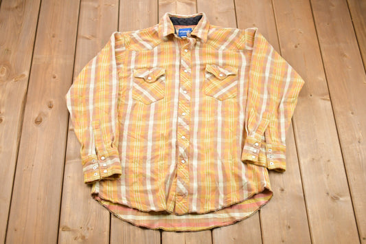 Vintage 1990s Wrangler Button Up Shirt / 1990's Button Up / Vintage Flannel / Casual Wear / Workwear / Pattern Button Up