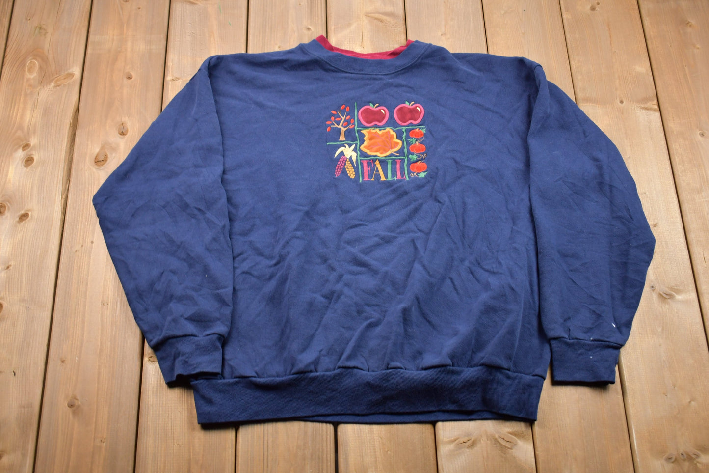 Vintage 1990 Fall Leaves Made In USA Crewneck Sweatshirt / 90s Crewneck / Souvenir / Athleisure / Streetwear / Embroidered Logo