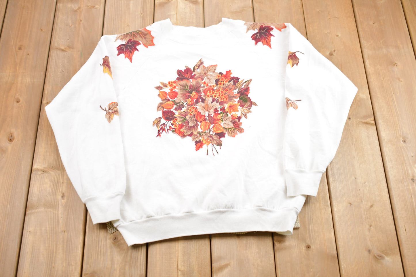 Vintage 1990s Fall Leaves Graphic Crewneck Sweatshirt / 90s Crewneck / Souvenir / Athleisure / Streetwear / Travel And Tourism